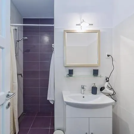 Lanterna & Gostinjska kuća Zadar