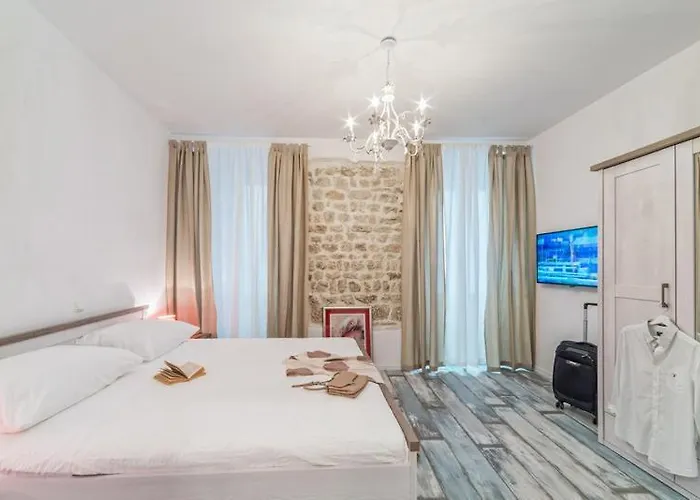 Gostinjska kuća Lanterna &