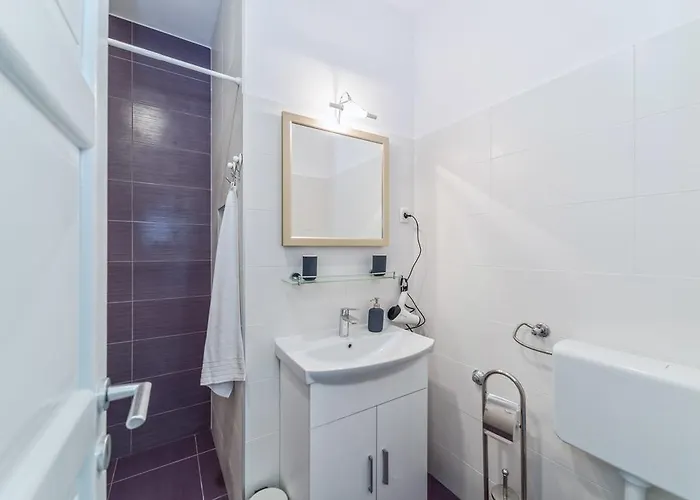 Gostinjska kuća Lanterna & 3*