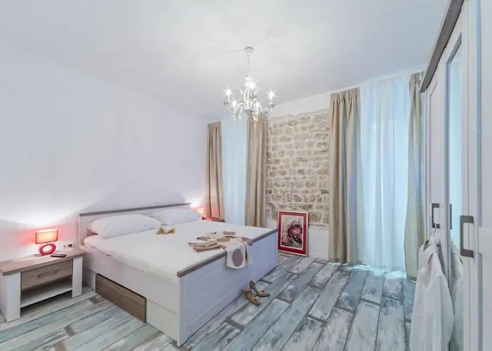 Lanterna & Guest house Zadar