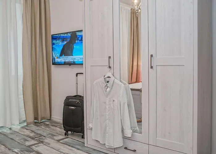 Lanterna & 3* זאדאר