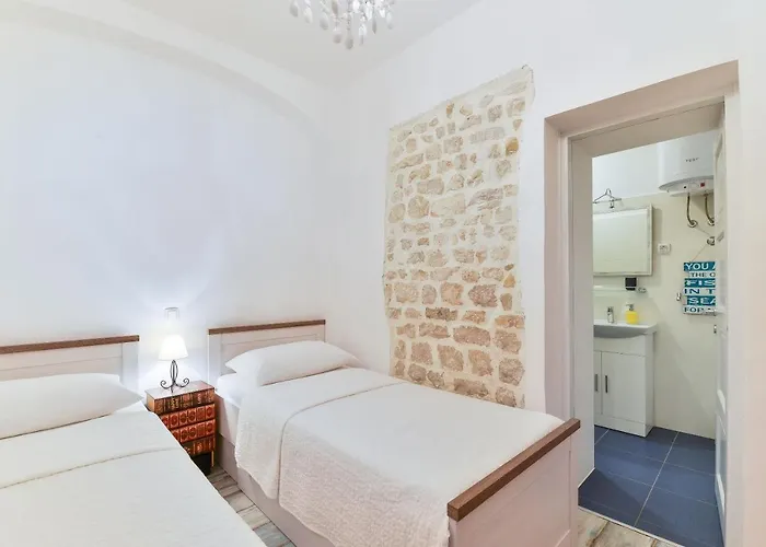 Guest house Lanterna & 3*